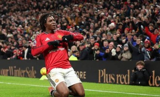 曼联1-0终结主场不胜！阿莫林变阵遇纽卡红魔化，一人离队之心昭然若揭