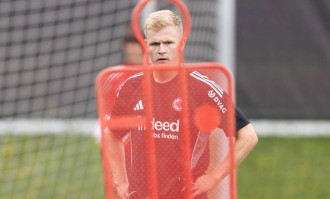 德甲球队法兰克福备战新赛季
        
    德甲球队法兰克福备战新赛季